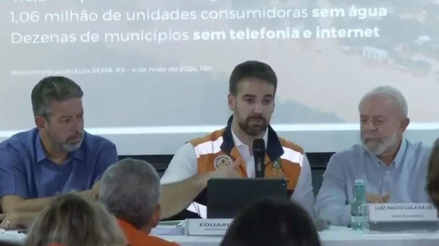 Eduardo Leite em coletiva de imprensa neste domingo (5), ao lado de Lula e Arthur Lira 