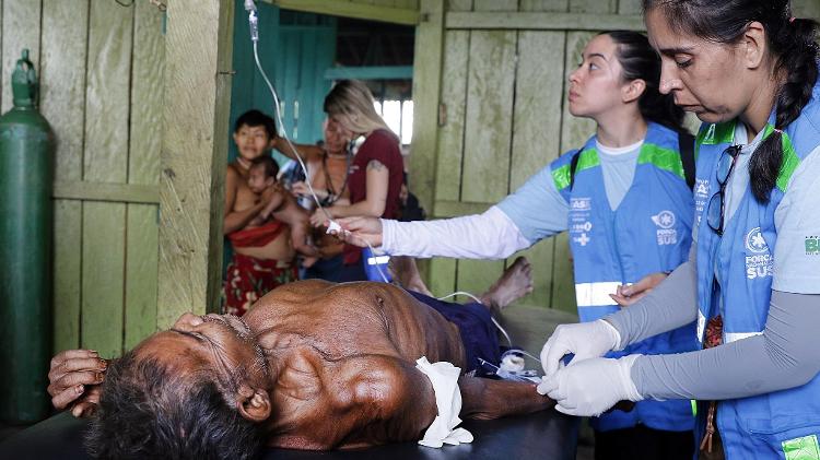 Equipe do SUS atende ind&iacute;gena desnutrido em territ&oacute;rio Yanomami, em Roraima