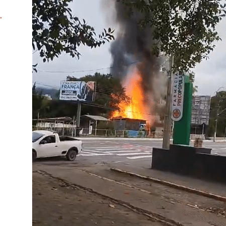 Casa incendiada em Rio do Sul, em Santa Catarina