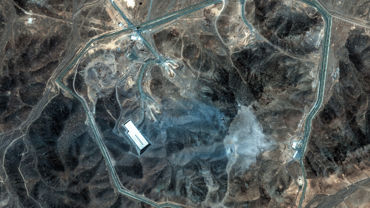 Imagem de satélite mostra região de Fordow, no Irã, depois de bombardeio dos EUA à instalação nuclear subterrânea