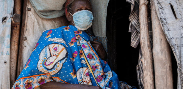Surto de ebola se agrava na África com centenas de casos