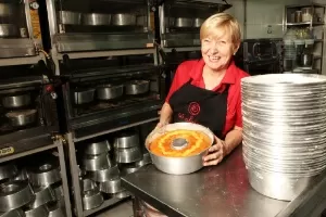 Fábrica de Bolo Vó Alzira lança bolo especial para Dia dos Pais