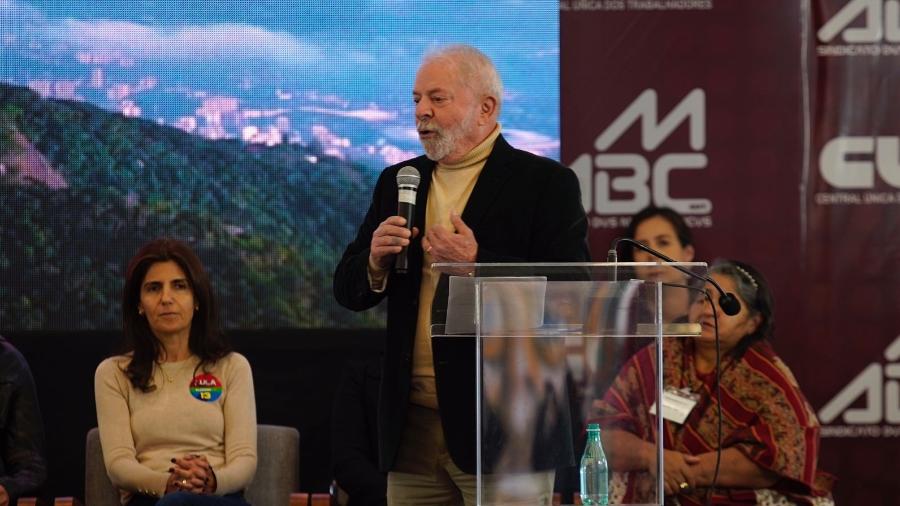 O ex-presidente Lula (PT) fala em encontro com trabalhadoras domésticas no ABC paulista - Marcelo Ferraz/UOL