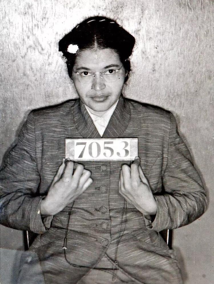  Rosa Parks presa em 01 de dezembro de 1955 no Alabama