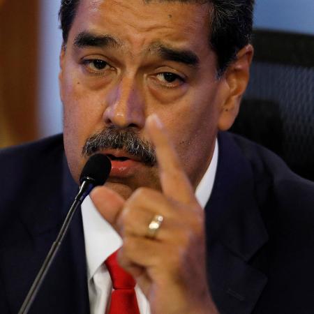 O presidente da Venezuela, Nicolás Maduro, discursa à mídia no Palácio Miraflores, em Caracas, Venezuela, 2 de agosto de 2024