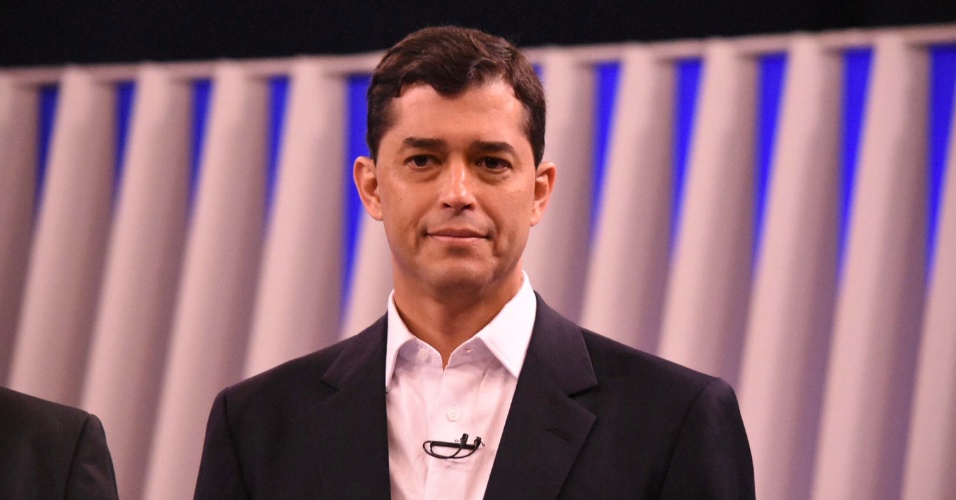 2.out.2018 - O candidato Índio da Costa (PSD), durante debate dos candidatos a governador na TV Globo no Rio de Janeiro (RJ), nesta terça-feira (02)