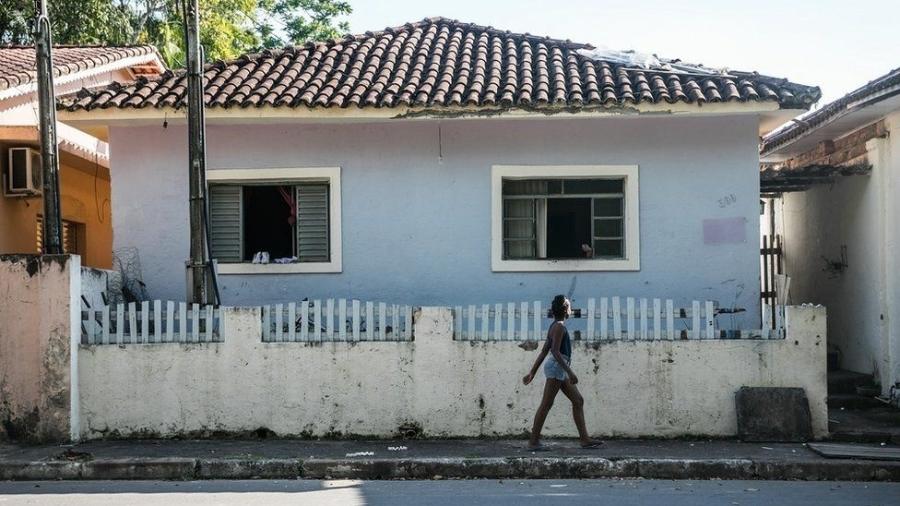 Casa em que Bolsonaro morou em Eldorado Paulista, em frente ao rio Ribeira - Fernando Cavalcanti/BBC News Brasil