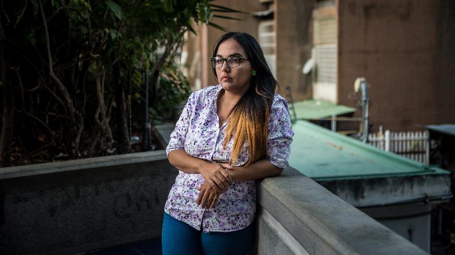 Rosa Virginia González Arizmendi, de 26 anos, afirma ter sido presa e torturada pelas forças de segurança do governo venezuelano por 11 meses - Meridith Kohut/The New York Times