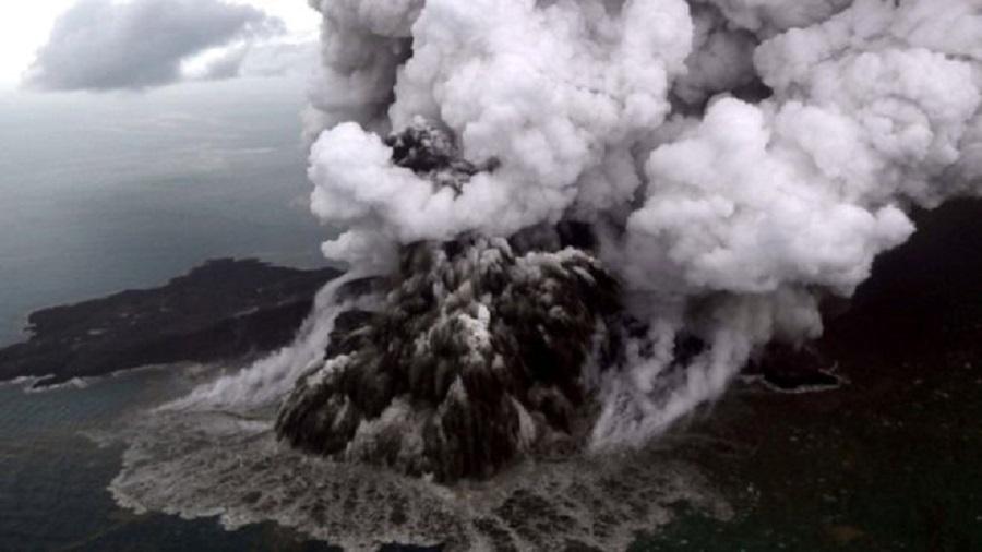  vulcão Anak Krakatau - Reuters