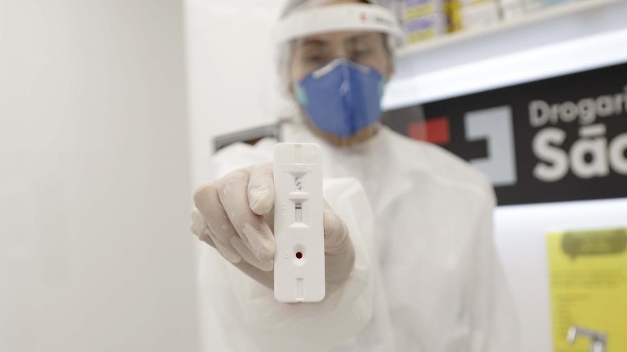 Testes de covid-19 são realizados em farmácia na cidade de Campinas, interior de São Paulo -  DENNY CESARE/CÓDIGO19/ESTADÃO CONTEÚDO