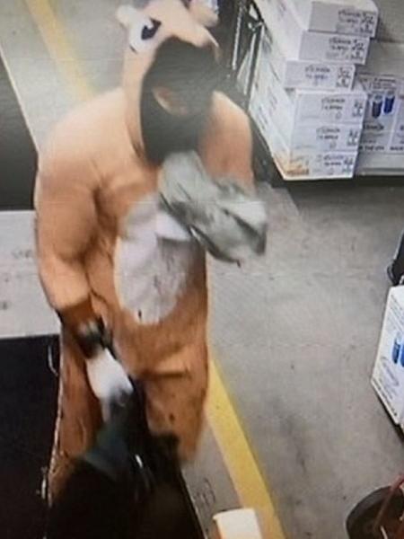 Assaltante vestido de esquilo assaltou farmácia na Louisiana (EUA) - Reprodução