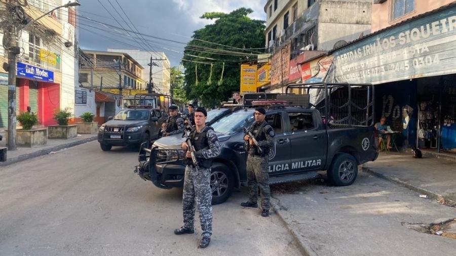 25.jan.2023 - PMs do Batalhão de Choque fazem operação na Gardênia Azul, uma das áreas invadidas pelo CV - Divulgação/ Polícia Militar