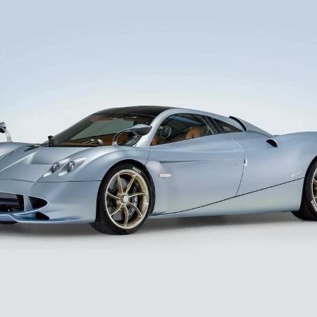 Pagani Huayra Codalunga tem apenas cinco unidades construídas e custa R$ 38 milhões Pagani Huayra Codalunga tem apenas cinco unidades construídas e custa R$ 38 milhões