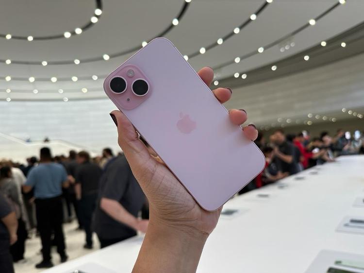 iPhone 15 rosa é o novo celular da Apple