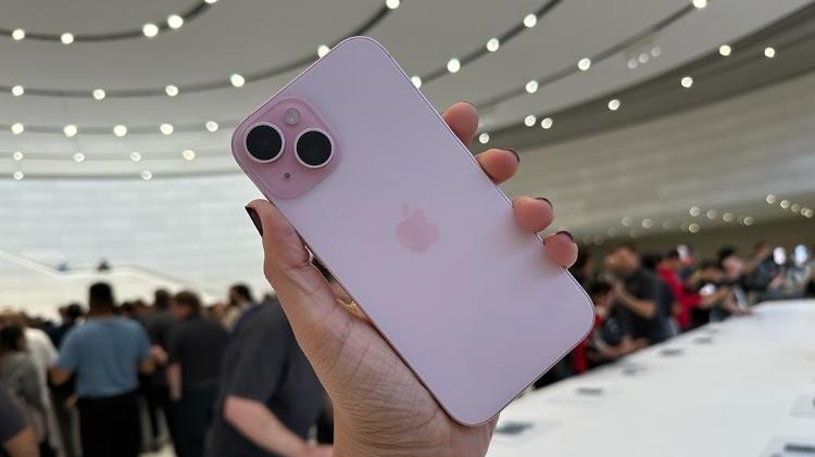 iPhone 15 rosa 