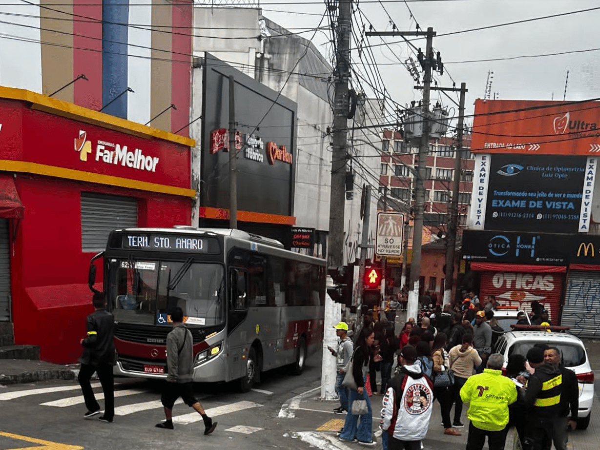 Mulher morre após ser atropelada por ônibus na zona sul de São Paulo