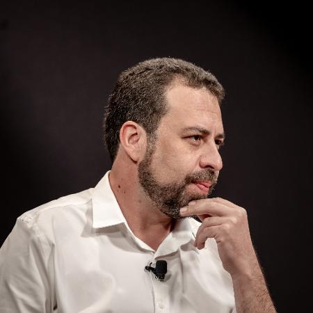 Guilherme Boulos, pré-candidato à Prefeitura de São Paulo, em sabatina UOL/Folha