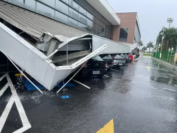 Chuva e vento deixam parte de SP em atenção; 150 mil imóveis estão sem luz