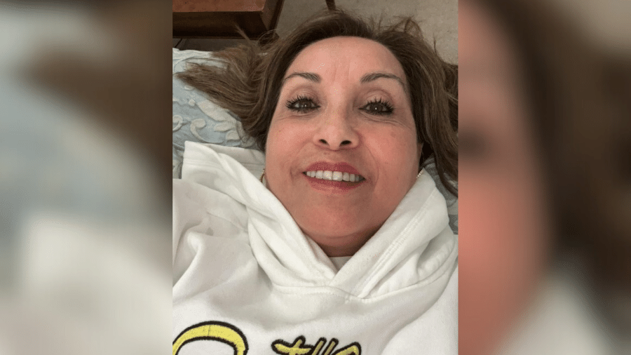 Peruanos criticaram o afastamento da presidente de suas funções sem informar ao gabinete que passaria por cirurgia Peruanos criticaram o afastamento da presidente de suas funções sem informar ao gabinete que passaria por cirurgia