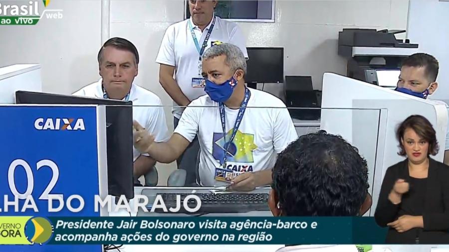 Presidente fez as vezes de atendente do banco estatal no Pará - Reprodução/TV Brasil