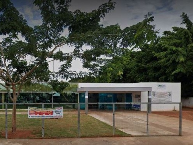 Afastado de UPA e recebendo salário, médico atende em clínica particular