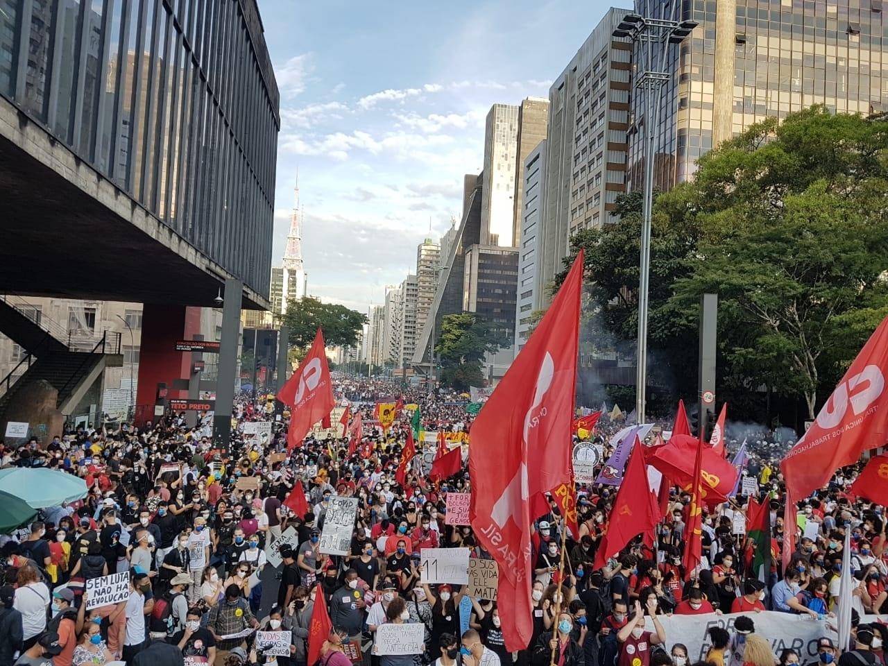29.maio.2021 - Manifestantes se reúnem na Avenida Paulista, em São Paulo, contra Jair Bolsonaro - José Dacau/UOL