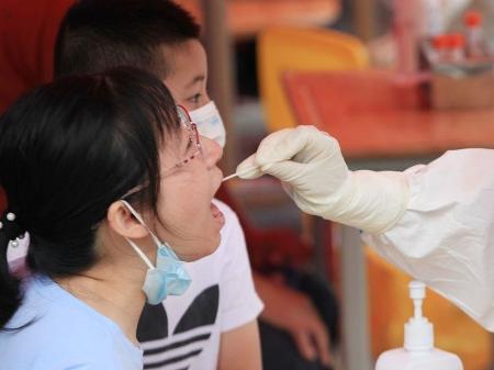 Autoridades de saúde deram início a testagem em massa em Nanjing - Getty Images