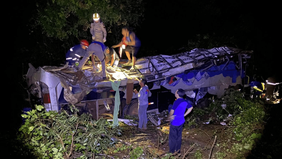 Acidente em rodovia do Paraná deixou pelo menos 7 mortos na noite de ontem  - Reprodução/PRE