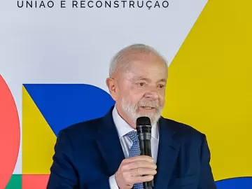 Popularidade toma tombo histórico e triplamente dolorido para Lula