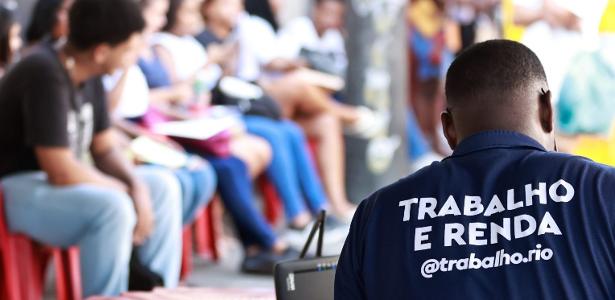 Emprego em alta, inflação em baixa: o que explica essa aparente contradição