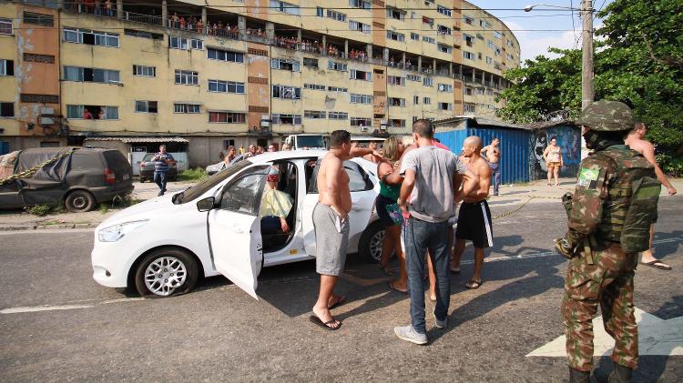 Carro em que músico foi morto ao ser baleado por homens do Exército