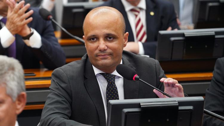 Impasse no partido | PSL poderia ter acabado se não desse sigla a Bolsonaro, diz líder na Câmara