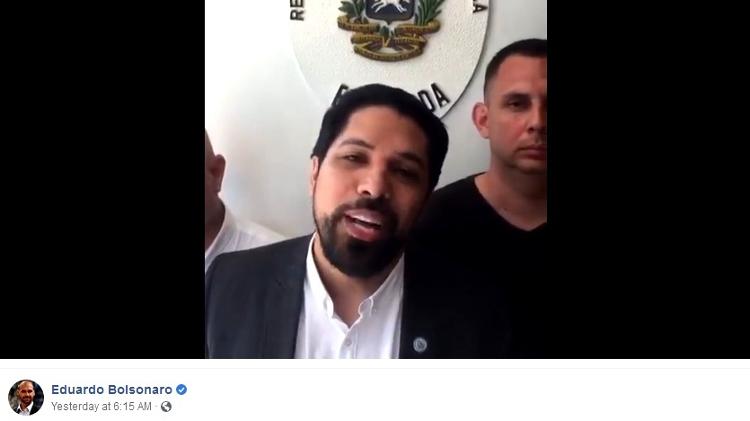 Silva transmitiu via Facebook após invasão de embaixada, e Eduardo Bolsonaro compartilhou - Reprodução/Facebook