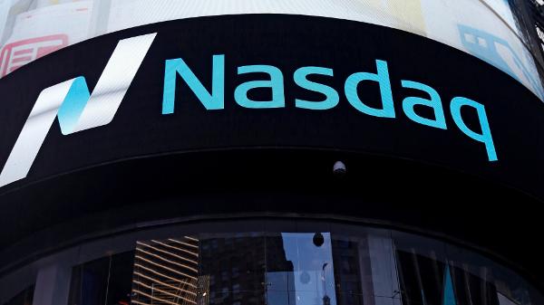 Alphabet e Tesla divulgam balanços com Nasdaq em máxima histórica