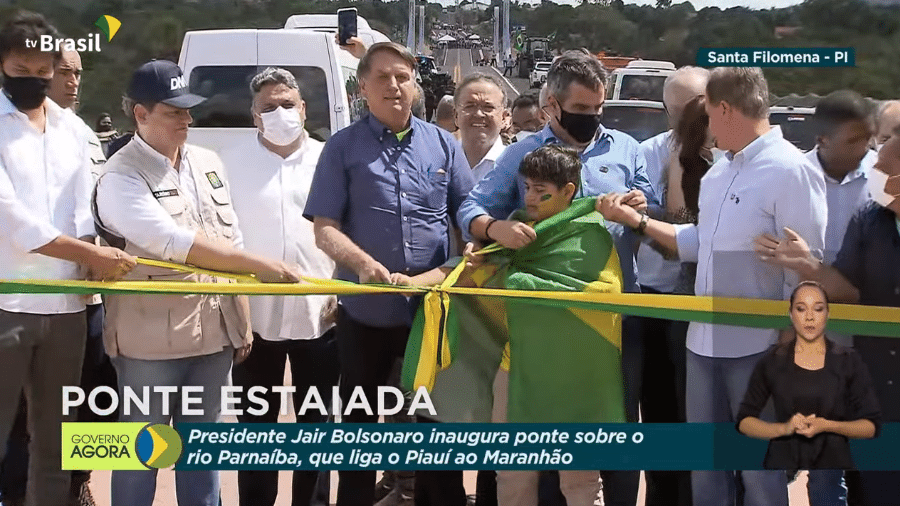 Presidente Jair Bolsonaro e ministros em inauguração da ponte sobre o Rio Parnaíba, no Piauí - Reprodução/TVBrasil