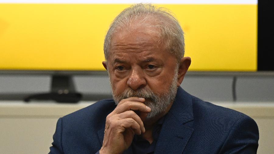 O presidente eleito, Luiz Inácio Lula da Silva, durante reunião com lideranças de movimentos sociais - MATEUS BONOMI/AGIF - AGÊNCIA DE FOTOGRAFIA/AGIF - AGÊNCIA DE FOTOGRAFIA/ESTADÃO CONTEÚDO