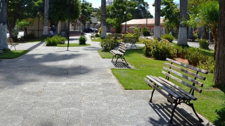 Praça de Serra da Saudade (MG), o município menos populoso do país, segundo o Censo 2022 do IBGE - Prefeitura de Serra da Saudade