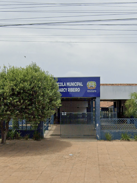 Fachada da Escola Municipal Darcy Ribeiro, em Guarantã do Norte (MT)