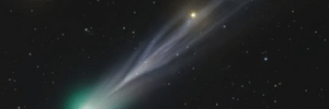 Cometa verde raríssimo passará pela Terra no Halloween e será visível no Brasil 