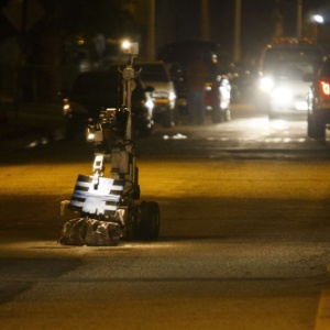 Robô antibomba entra em ação em San Bernardino - Patrick T. Fallon/AFP