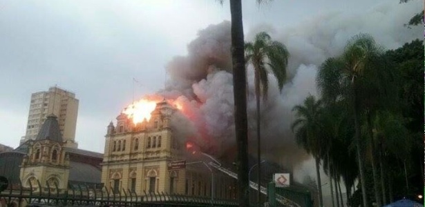 Incêndio atingiu o Museu da Língua Portuguesa na tarde desta segunda-feira (21) - Reprodução/Facebook/Wanderley Ferreira
