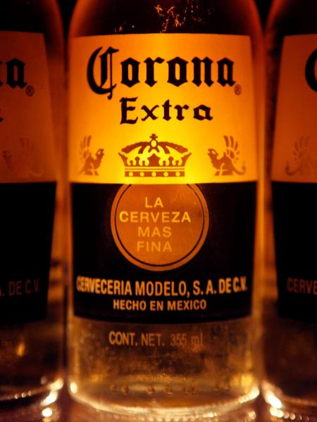 Garrafas da cerveja mexicana Corona Beer - Edgard Garrido/Reuters