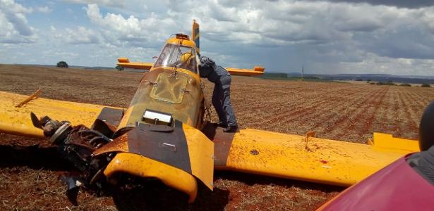 Única pessoa a bordo | Piloto morre em queda de aeronave agrícola em fazenda em MG