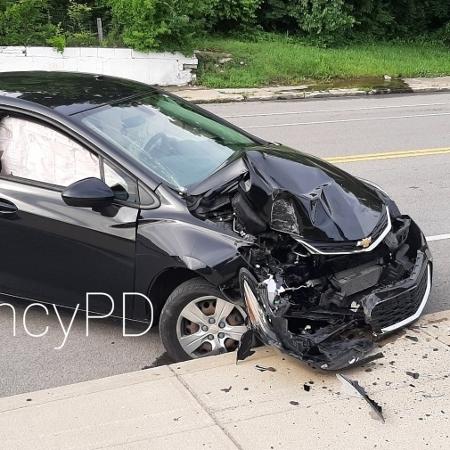 Imagem do carro após o acidente - Reprodução/Twitter/Cincinnati Police Department