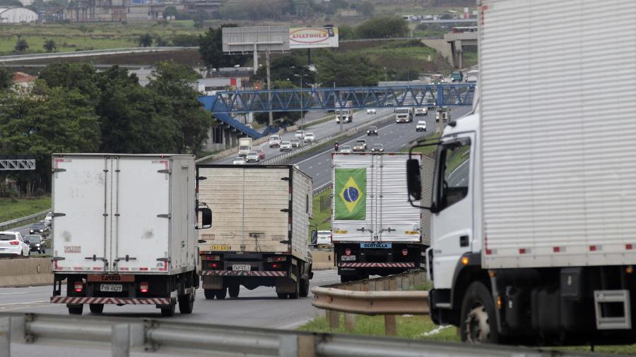 Prevista para hoje, a greve de caminhoneiros não promoveu bloqueio de estradas ao longo do dia - Denny Cesare/Código19/Estadão Conteúdo