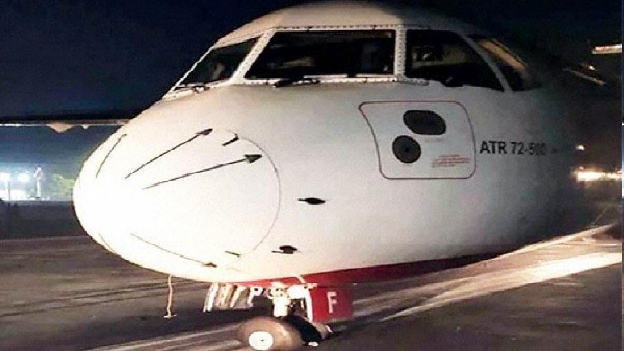 Aeronave ATR-72-500 sofreu pequenos danos em pouso falho, apesar das rodas destruídas - Reprodução/Aviation Herald