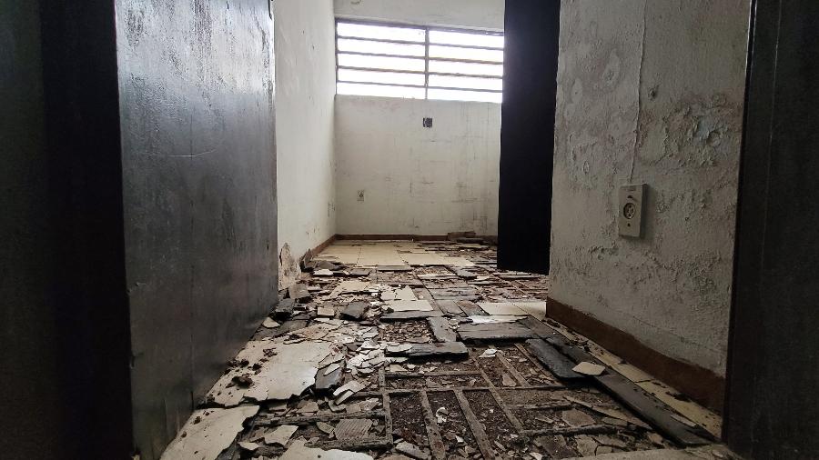 Sala de interrogatório do antigo DOI-Codi, centro de tortura localizado na Rua Tutóia, em São Paulo, durante a ditadura militar - Camilo Vannuchi/UOL