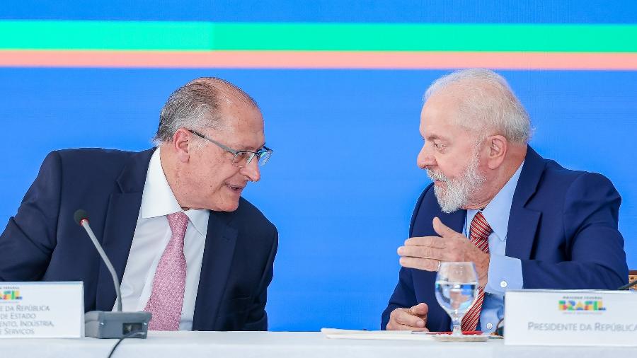 22.01.24 - O vice-presidente Geraldo Alckmin (PSB) e o presidente Lula (PT) durante reunião do CNDI no Palácio do Planalto 22.01.24 - O vice-presidente Geraldo Alckmin (PSB) e o presidente Lula (PT) durante reunião do CNDI no Palácio do Planalto