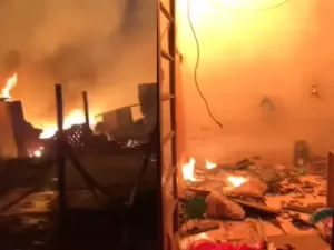 SP: Incêndio atinge comunidade em Cidade Tiradentes; 20 casas são atingidas