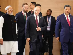 Putin conquista vitória em cúpula do Brics com rara demonstração de harmonia entre Xi e Modi